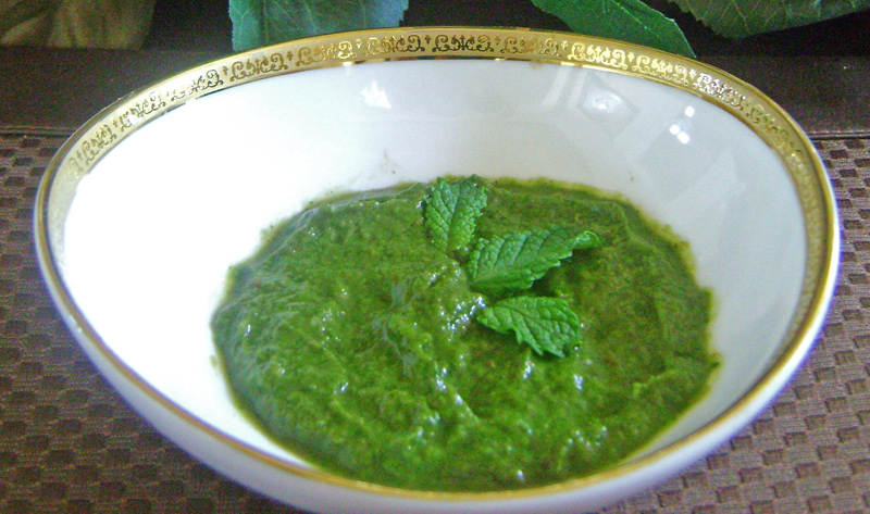 Coriander Cilantro Chutney With Avocado And Mint