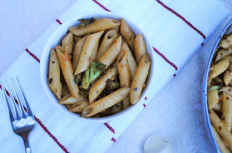 Spicy Penne with Broccoli and Garlic | Recipe Treasure | gator3130.temp.domains/~recipetr