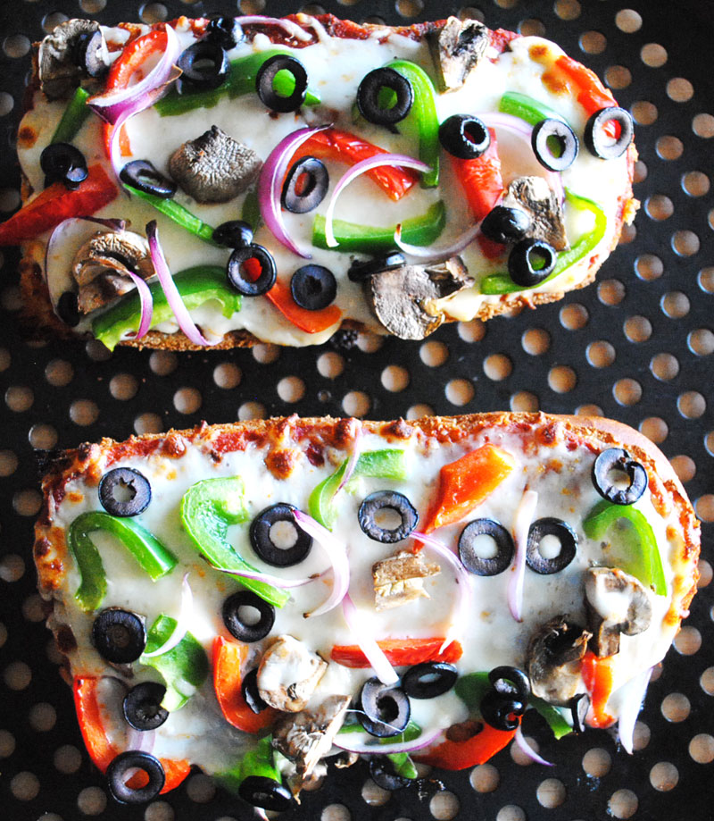 Veggie Lover's French Bread Pizza | Recipe Treasure | gator3130.temp.domains/~recipetr