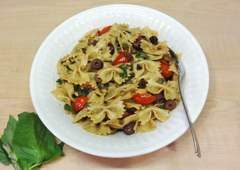 Bow-Tie Pasta with Tomatoes, Basil, and Olives | RecipeTreasure | Recipe Treasure | gator3130.temp.domains/~recipetr