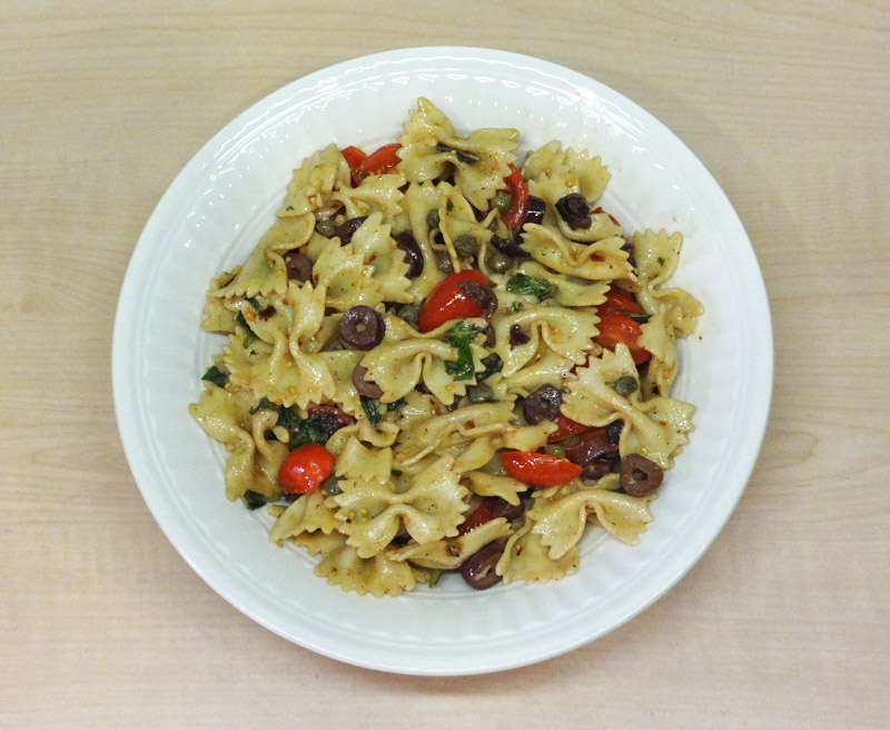 Bow-Tie Pasta with Tomatoes, Basil, and Olives | RecipeTreasure | Recipe Treasure | gator3130.temp.domains/~recipetr