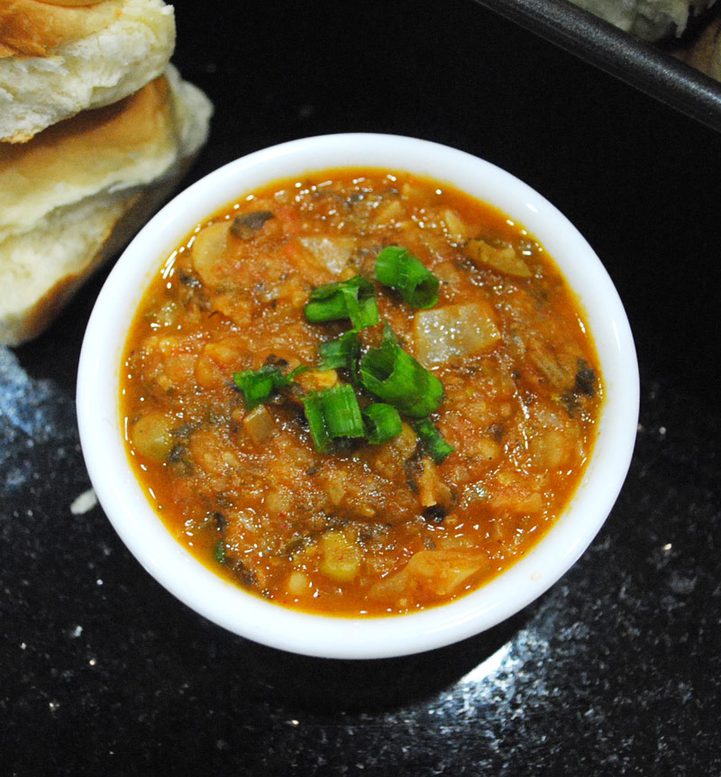 Pav Bhaji - Bun and Mashed Vegetable and Potato Curry - Recipe Treasure - gator3130.temp.domains/~recipetr