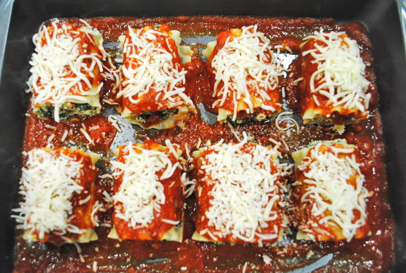 mushroom-spinach-lasagna-roll-ups-sauce-cheese-recipe-treasure